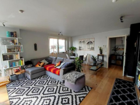 Central flat with balcony. Parking included.